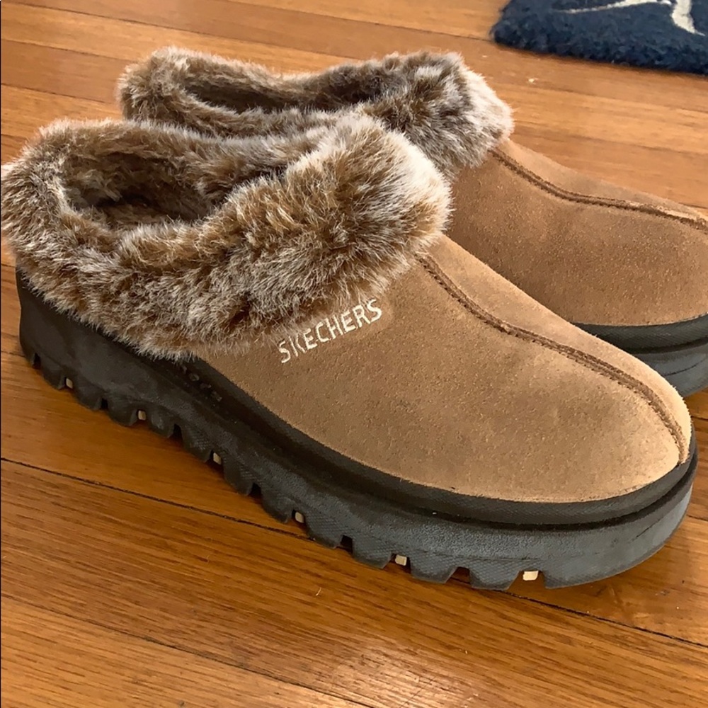 Sketchers Woman’s Fortress clog or slipper